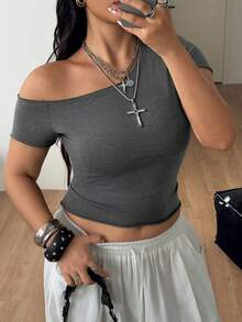 Coolane 夏季女款大尺碼街頭風 Grunge 哥德復古 Y2K 龐克風 黑色不對稱領貼身短袖 T-shirt 飾有孔眼與金屬環 - 深灰色 - 查看 6