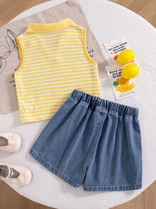 SHEIN Sparklyn Tween女孩夏季新款休閒甜美可愛檸檬刺繡條紋POLO無袖上衣 + 波浪下擺淺藍色牛仔短褲2件套，復古清新百搭日常穿著，夏季度假海灘週末度假氛圍，兒童節校園出遊早午餐約會田園風Tween女孩休閒套裝 - 黃色 - 查看 2