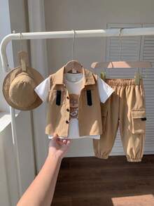 SHEIN Playful Pals 男婴工装口袋背心套装，包含字母印花短袖T恤和休闲工装裤，时尚百搭，清爽舒适面料，适合夏季室内外穿着 - 卡其色 - 查看 2
