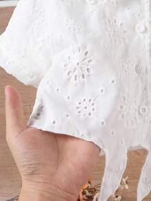 SHEIN Genkimix Kids 少女度假海灘休閒百搭刺繡鏤空白色寬鬆短袖襯衫，適合假期、夏季、旅行 - 白色 - 查看 9