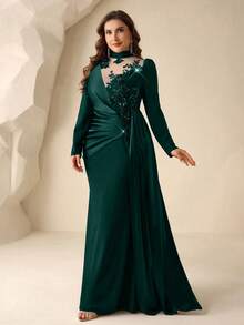 Coutiva Plus Size Mesh Patchwork Satin Front Panel Floral Applique Long Sleeve Formal Evening Gown (Intricate Design) Wedding Mint Green Winter Classy Elegant - Dark Green - View 4