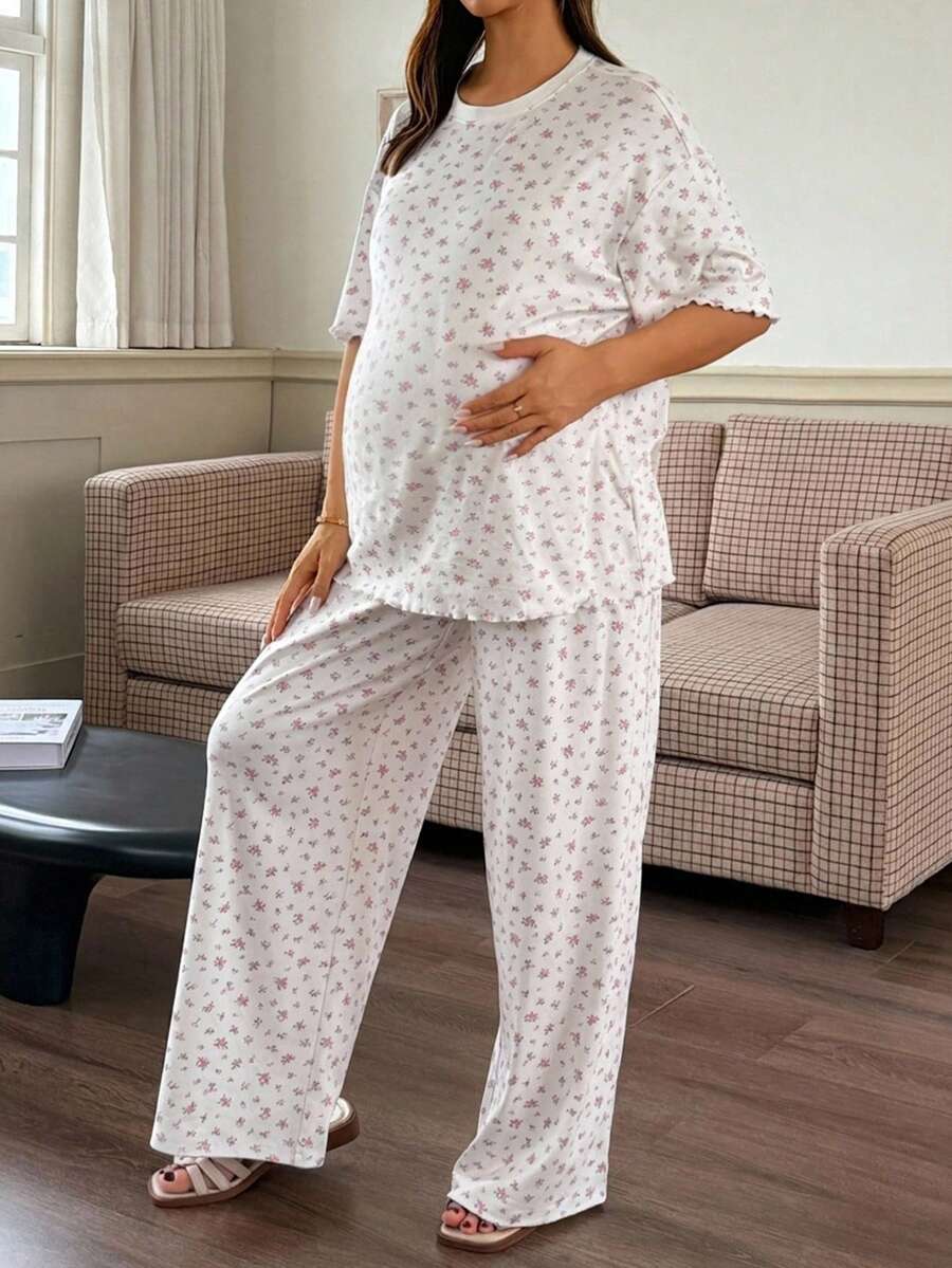 Dazy Maternity طقم نسائي من قطعتين للحمل، ملابس علوية بيضاء فضفاضة بأكمام قصيرة وبنطال طويل بنقشة زهور صغيرة متكررة، ملابس منزلية يومية للربيع والصيف - أبيض - مشاهدة 1