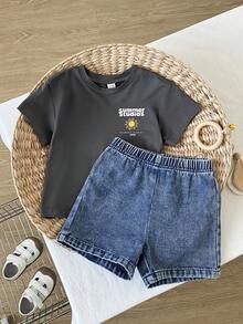 SHEIN Playful Pals Baby Boy Toddler Casual Cute Dinosaur Outfit, Cartoon Print T-Shirt, Light Blue Denim Shorts, Suitable For Children's Daily Casual Wear Clothing Set, Boy Outfit, Autumn Boy Clothing, Suitable For 3-Year-Old Boy Clothing, Baby Boy Clothing, Autumn Baby Boy Clothing - Dark Grey - View 2