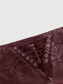 ROMWE Grunge Punk 春夏節慶派對龐克Y2K辣妹綁帶設計字母刺繡超低腰迷你PU短褲 - 棕色 - 查看 3