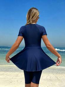 Swim  Conjunto de burkini de una pieza con shorts, manga corta y cremallera negra para mujer, traje de baño de verano para vacaciones y playa - Azul marino - Ver 2