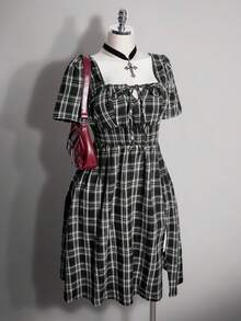 SHEIN ICON Große Größen Y2K Vintage Kleid mit quadratischem Ausschnitt und Karomuster, Midi-Kleid mit Schlitz vorne, Vintage Gothic Punk Kleid - Schwarz und Weiss - Übersicht 6