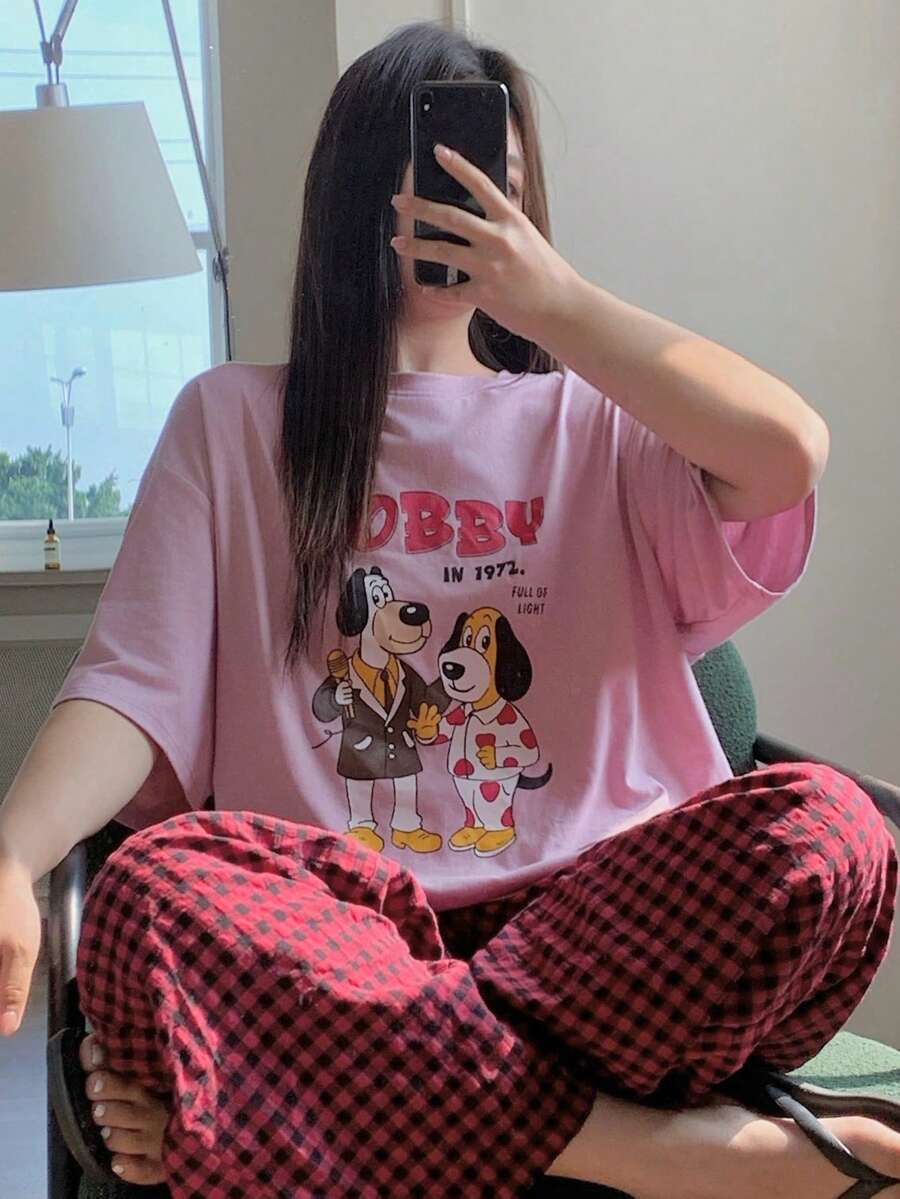 Dazy Plus 可愛卡通印花圖案寬鬆短袖上衣格紋長褲家居服大尺碼女款春夏季睡衣套裝 - 粉色 - 查看 1