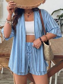 SHEIN VCAY Conjunto de 2 piezas de talla grande para principios de primavera/verano, Chaqueta cárdigan + Conjunto de pantalones cortos con cordón, Conjunto de estilo casual de vacaciones holgado con rayas de color de contraste caqui & negro, Conjunto de 2 piezas para mujer - Neblina azul - Ver 3