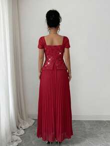Modelyn 法式方領溫柔風亮片刺繡拼接修身百褶短袖優雅洋裝 - 紅色 - 查看 5