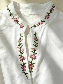 SHEIN LUNE 女款夏季復古刺繡立領短袖襯衫，白色溫柔風V領花卉上衣，修身百搭通勤度假風 - 白色 - 查看 6