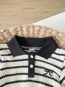 SHEIN Playful Pals 女嬰刺繡蝴蝶結條紋黑白羅紋領羅紋袖短袖休閒洋裝，適合居家休閒、戶外運動與派對，日常出遊完美選擇，夏季百搭 - 黑與白 - 查看 6