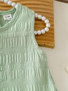 SHEIN Playful Pals 女嬰荷葉邊飾無袖背心上衣素色洋裝，簡約休閒夏季舒適百搭公主裙，適合外出或疊穿 - 綠色 - 查看 6