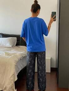 Livesso 2件組女款睡衣套裝，純色寬鬆T恤上衣 & 花卉線條圖案印花睡褲 - 寶藍色 - 查看 2