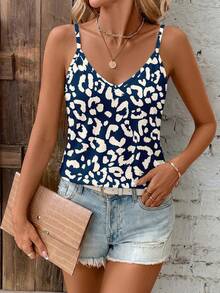 SHEIN Clasi Casual Minimalist Deep Blue Background Apricot Leopard Print All-Over Pattern V-Neck Loose Camisole Suitable For Summer Versatile Style Tank Top - Multicolor - View 3