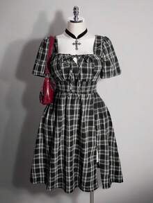 SHEIN ICON Große Größen Y2K Vintage Kleid mit quadratischem Ausschnitt und Karomuster, Midi-Kleid mit Schlitz vorne, Vintage Gothic Punk Kleid - Schwarz und Weiss - Übersicht 1