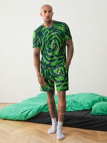 Rick and Morty X SHEIN Set da uomo con top a maniche corte girocollo colorblock con stampa cartoni animati e pantaloncini, casual per uso quotidiano e abbigliamento da casa - Verde - Visualizzare 6