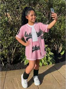 SHEIN 女童黑色條紋復古字母印花寬鬆夾克、黃色細肩帶修身背心與黃色短褲，返校季 - 粉色 - 查看 3