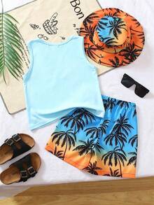 SHEIN 3件組小男孩夏季新款兒童海灘夏威夷風白色衝浪/棕櫚樹/海豚印花熱轉印無袖背心 + 漸層熱帶棕櫚樹短褲 + 搭配遮陽帽 | 海灘度假兒童泳裝外套 | 海灘水上活動套裝 | 4-7歲趣味戶外穿搭動感套組 | 家庭旅行海灘裝備休閒拍照短褲帽子套組酷夏穿搭 - 淺藍色 - 查看 2