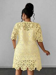 Maweii Vestido de talla grande de unicolor con cuello redondo y manga corta con diseño calado - Amarillo claro - Ver 2