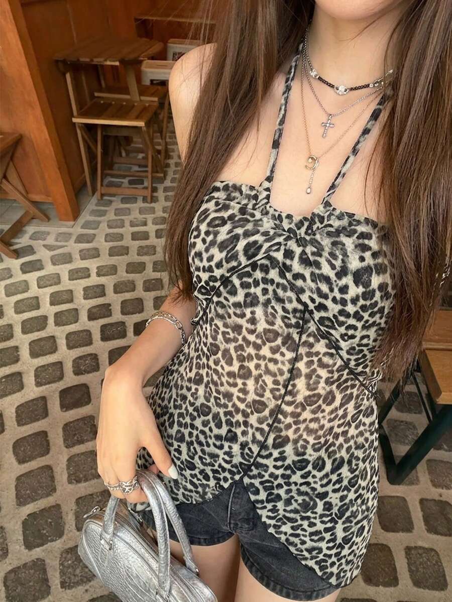 Tideelle 女款夏季時尚度假性感豹紋不對稱裹身下擺露背掛脖上衣 - 白色 - 查看 1
