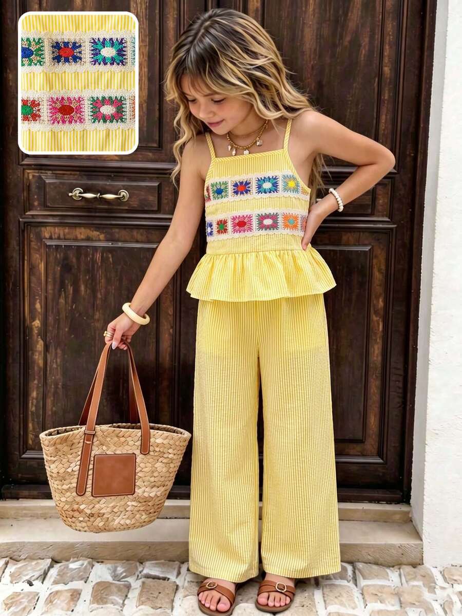 Genkimix Kids 女童休閒時尚度假風黃白條紋細肩帶無袖短版背心上衣,搭配3D花朵鉤編蕾絲飾邊彈性腰寬腿長褲套裝,可愛甜美日常與度假穿搭 - 黃色 - 查看 1