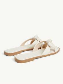 CUCCOO CHICEST Off-White 女款蝴蝶結綁帶涼鞋 夏季新款 方頭平底軟底百搭鞋 - 米白色 - 查看 5