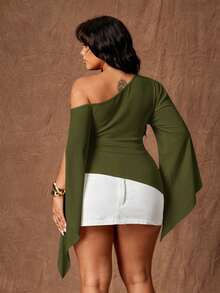 Rustia Top de talla grande para chica sexy con un hombro, recorte y dobladillo asimétrico - Verde militar - Ver 2