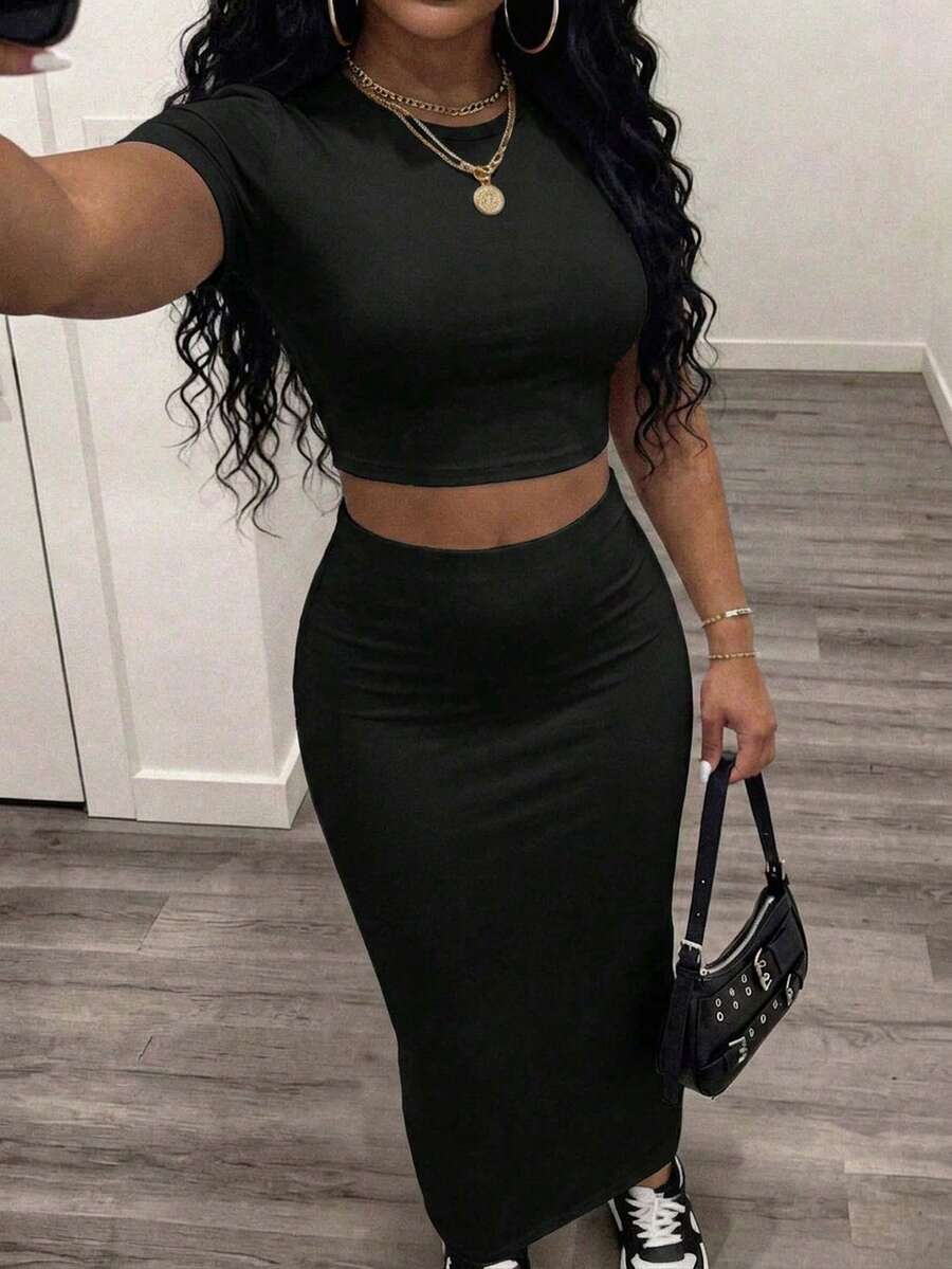 Slaydiva 大尺碼女款圓領短袖T恤與裙子黑色兩件套 - 彩色 - 查看 1