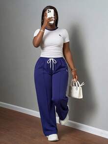 Slaydiva Conjunto casual de uso diario para mujer talla grande con top de manga corta con cuello redondo, ribete de contraste y estampado ecuestre, y pantalones largos con cintura con cordón - Azul - Ver 6