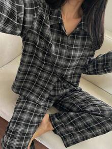 DAZY 格紋寬鬆開襟長袖上衣 & 直筒長版睡褲 2件組 春夏女款睡衣套裝 - 黑色 - 查看 5
