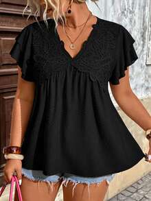EMERY ROSE Camiseta de moda para mujer de talla grande con unicolor, contraste de encaje y mangas con volantes - Negro - Ver 3