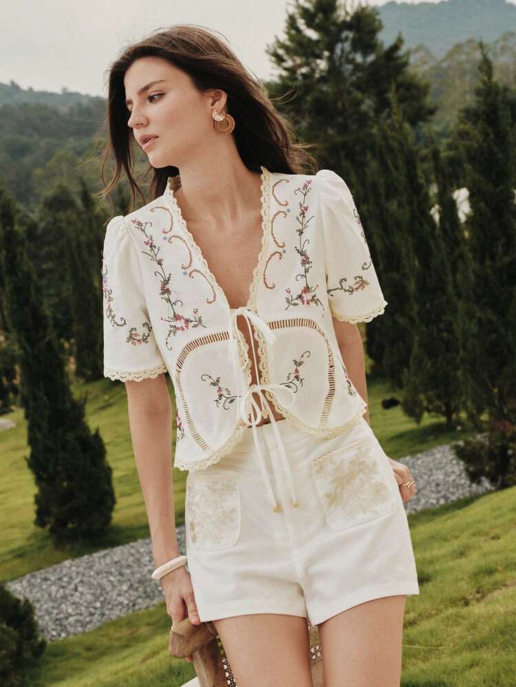 WOMEN'S FLORAL EMBROIDERY CONTRAST LACE FRONT TIE TOP