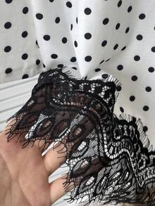 SHEIN 兒童青少年女孩休閒優雅純黑色蕾絲拼接與圓點印花不對稱下擺寬鬆短袖2件組T恤套裝，春/夏黑色上衣圓點上衣2件組 - 黑與白 - 查看 8