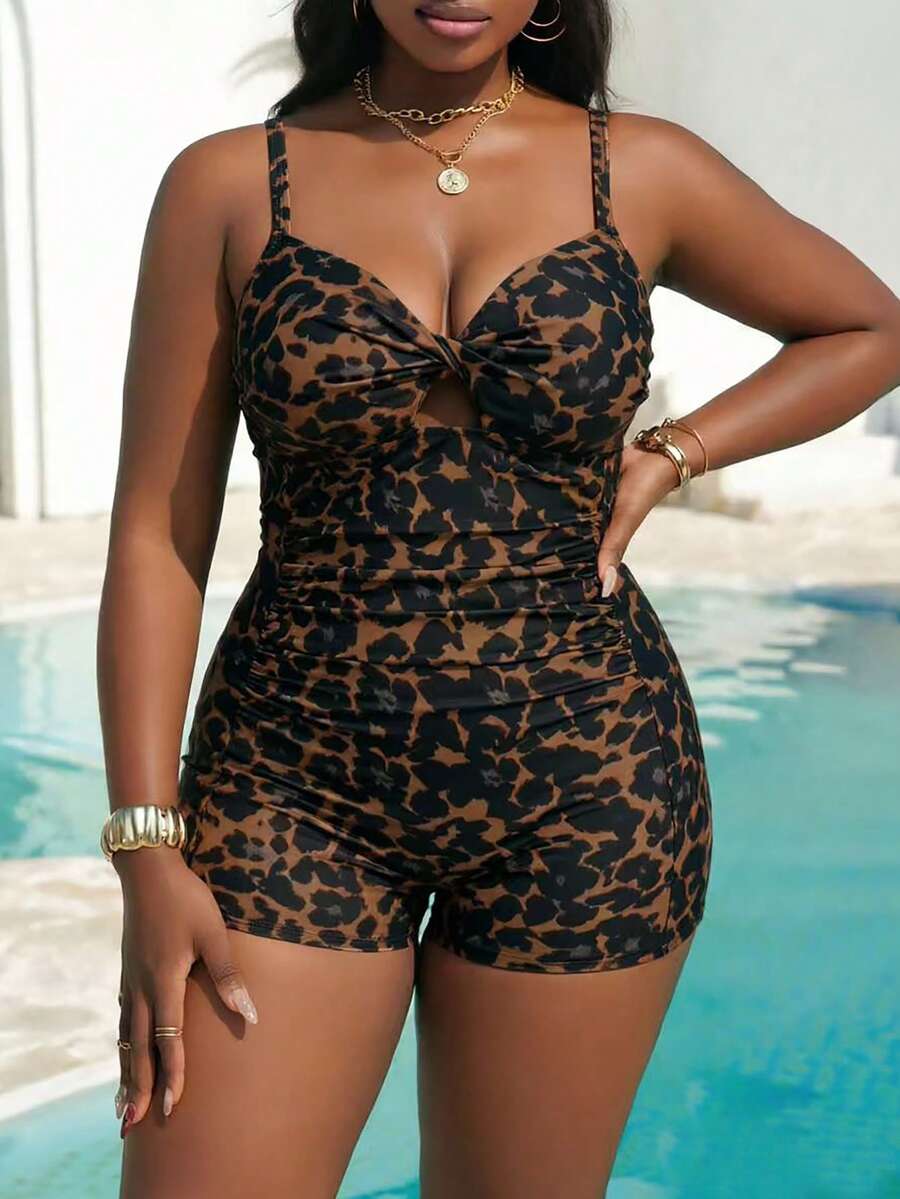 Slaydiva Traje de baño de una pieza de talla grande para mujer de unicolor con frente retorcido, detalle fruncido y Bottom tipo boyleg para vacaciones - Multicolor - Ver 1