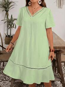 Rosumi Plus Size Women's Hollow Out Decor Ruffle Hem Dress - Green - View 6