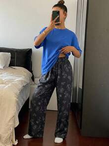 Livesso 2件組女款睡衣套裝，純色寬鬆T恤上衣 & 花卉線條圖案印花睡褲 - 寶藍色 - 查看 6