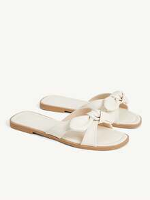 CUCCOO CHICEST Off-White 女款蝴蝶結綁帶涼鞋 夏季新款 方頭平底軟底百搭鞋 - 米白色 - 查看 2