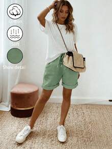 SHEIN Holidaya 女款夏季新款亞麻度假休閒風卡其色抽繩捲邊短褲，採用亞麻紋理面料製成，搭配彈性腰抽繩設計與捲邊細節，兼具隨性舒適與俐落優雅，適合日常出遊、度假或輕便休閒場合，是休閒抽繩短褲、卡其優雅長褲、寬鬆顯瘦褲類中的百搭單品 - 薄荷綠 - 查看 4