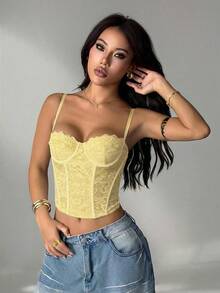 SHEIN PETITE 蕾絲透視束腰上衣 淡黃色 夏季 70年代風 舞廳夜店 派對迪斯可 無肩帶細肩帶上衣 可愛內衣式上衣 約會 通勤 小碼女款 - 鵝黃色 - 查看 4