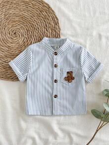 SHEIN Vintaside Kids 男嬰藍白條紋3D絨毛熊裝飾襯衫，時尚休閒度假POLO領短袖上衣，適合夏季出遊 - 白色 - 查看 5