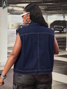Slaydiva Rompi Denim Kasual Wanita Ukuran Besar dengan Kancing Tunggal dan Kantong - Dark Wash - View 2