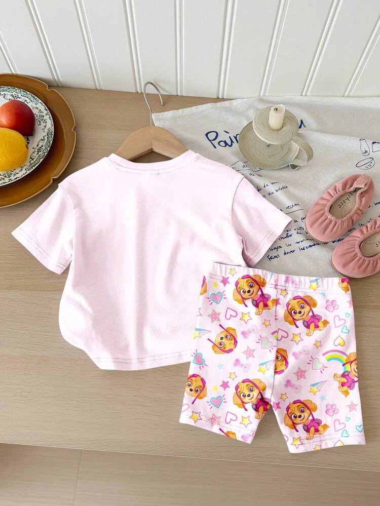 SHEIN | PAW Patrol 女嬰休閒圓領寬鬆短袖T恤 & 緊身底層單車短褲套裝，適合春夏季，經典可愛卡通動畫圖案印花，Skye可愛小狗腳掌印花圖案印花 - 彩色 - 查看 2