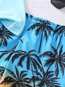 SHEIN 3件組小男孩夏季新款兒童海灘夏威夷風白色衝浪/棕櫚樹/海豚印花熱轉印無袖背心 + 漸層熱帶棕櫚樹短褲 + 搭配遮陽帽 | 海灘度假兒童泳裝外套 | 海灘水上活動套裝 | 4-7歲趣味戶外穿搭動感套組 | 家庭旅行海灘裝備休閒拍照短褲帽子套組酷夏穿搭 - 淺藍色 - 查看 5