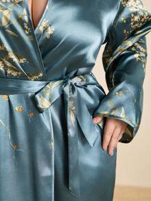 Hourtrue 1pc Plus Size Women Floral Print Satin Robe, V-Neck Long Sleeve Loose Bathrobe, Kimono Style Tie Waist Long Loungewear, Smooth Silk-Like Fabric, Machine Washable, Suitable For Home Use - Olive Green - View 8