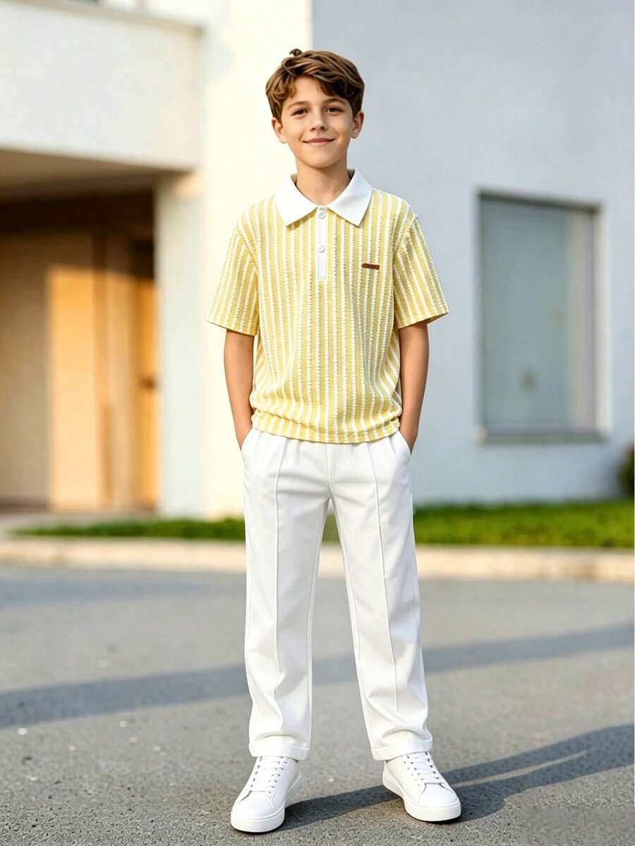 SHEIN 2件組青少年男孩紋理針織紳士套裝 短袖POLO衫+長版西裝褲 優雅正式穿搭 生日派對 晚間表演 婚禮 滿月 聖洗禮 第一個生日 畢業禮 婚禮賓客 伴童 戒童 休閒穿著 - 黃色 - 查看 1