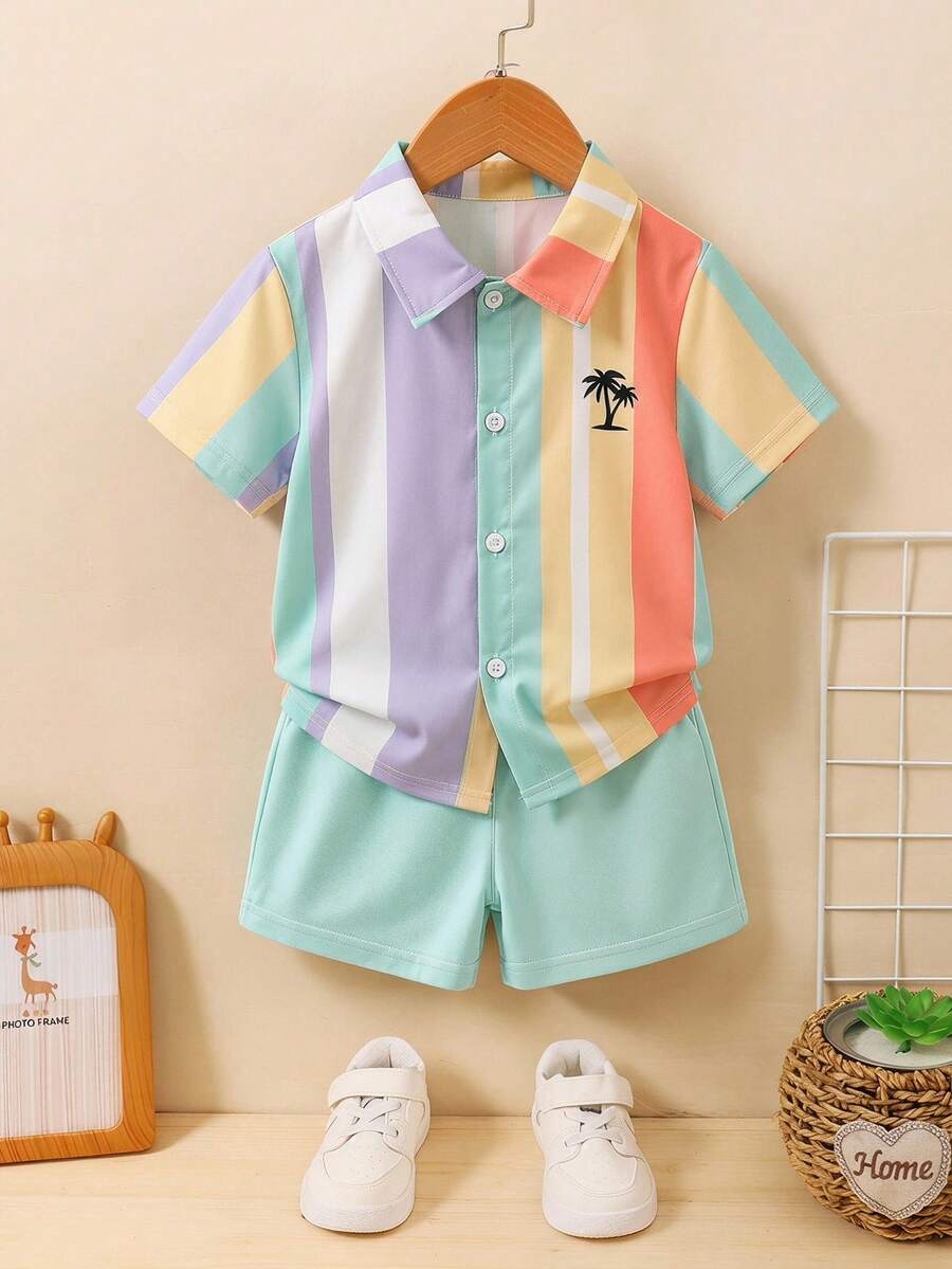 SHEIN 2件組小男孩休閒條紋印花短袖襯衫與短褲套裝,適合夏季日常休閒穿著、度假海灘假期,兒童夏季套裝 - 彩色 - 查看 1