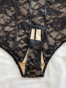 Soleia Bustier Renda Hitam untuk Liburan Ukuran Plus - Hitam - View 5