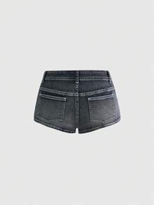 ROMWE Grunge Punk 夏季音樂節風格鈕扣金屬吊墜設計輕量龐克超低腰緊身牛仔短褲 - 藍色 - 查看 2