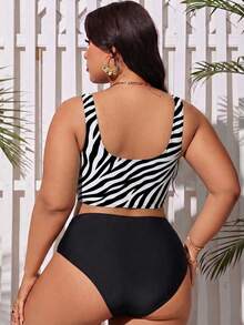 SHEIN Swim Curve 大尺碼女款夏季海灘斑馬紋休閒分體式比基尼套裝 - 黑與白 - 查看 2