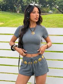 SHEIN EZwear 女士休闲夏季度假通勤纯色纹理面料短袖修身露脐T恤和抽绳腰短裤套装，不含腰链 - 深灰色 - 查看 8